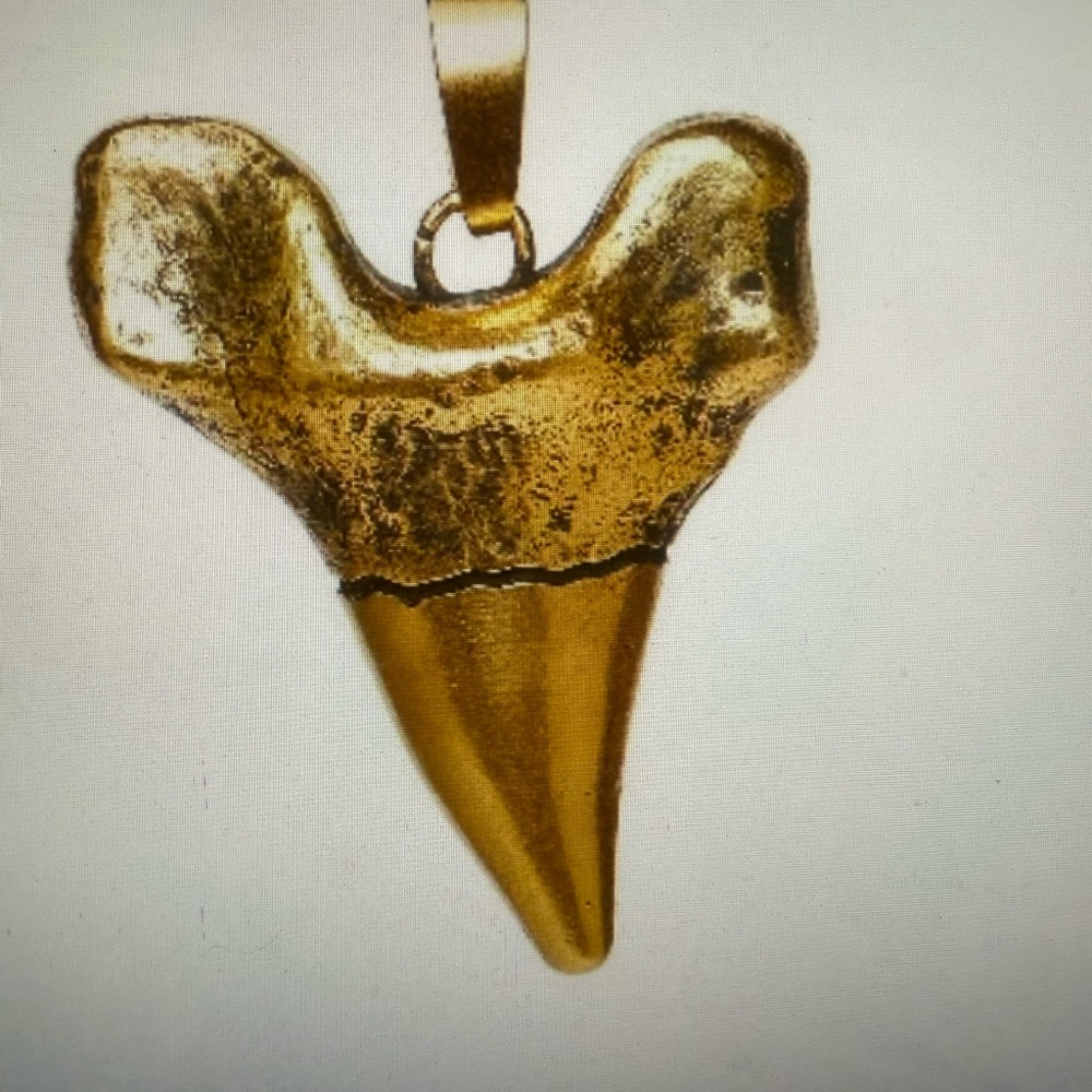 Gold Shark Tooth Pendant Charm 18k gold plated - Picture 2 of 6